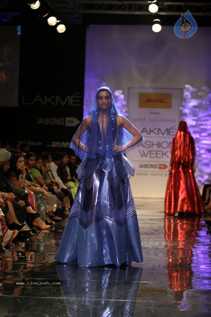Celebs Walks the Ramp at LFW Winter Festive 2014 - 54 / 117 photos