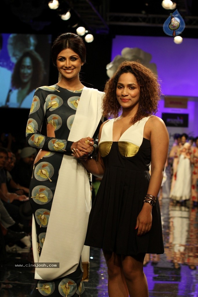 Celebs Walks the Ramp at LFW Winter Festive 2014 - 110 / 117 photos