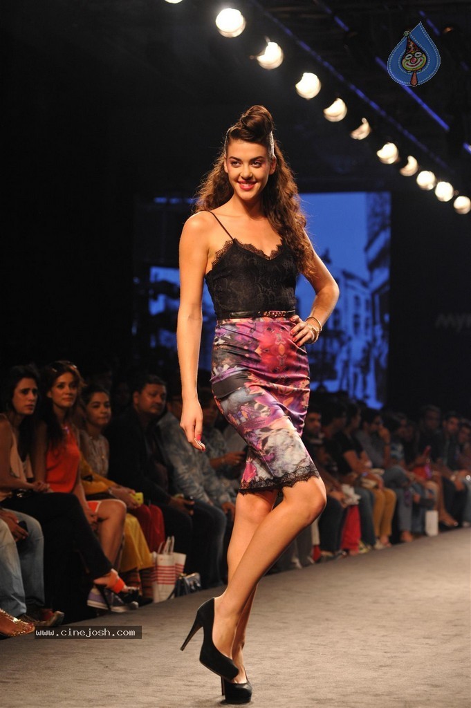 Celebs Walks the Ramp at Myntra Fashion Weekend 2014 - 9 / 360 photos