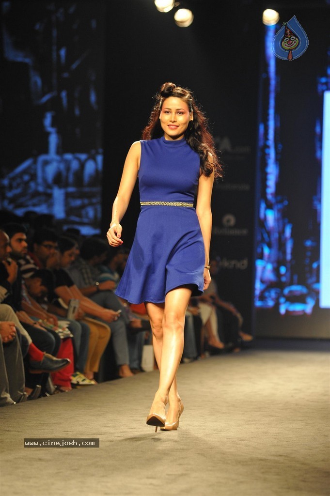 Celebs Walks the Ramp at Myntra Fashion Weekend 2014 - 25 / 360 photos