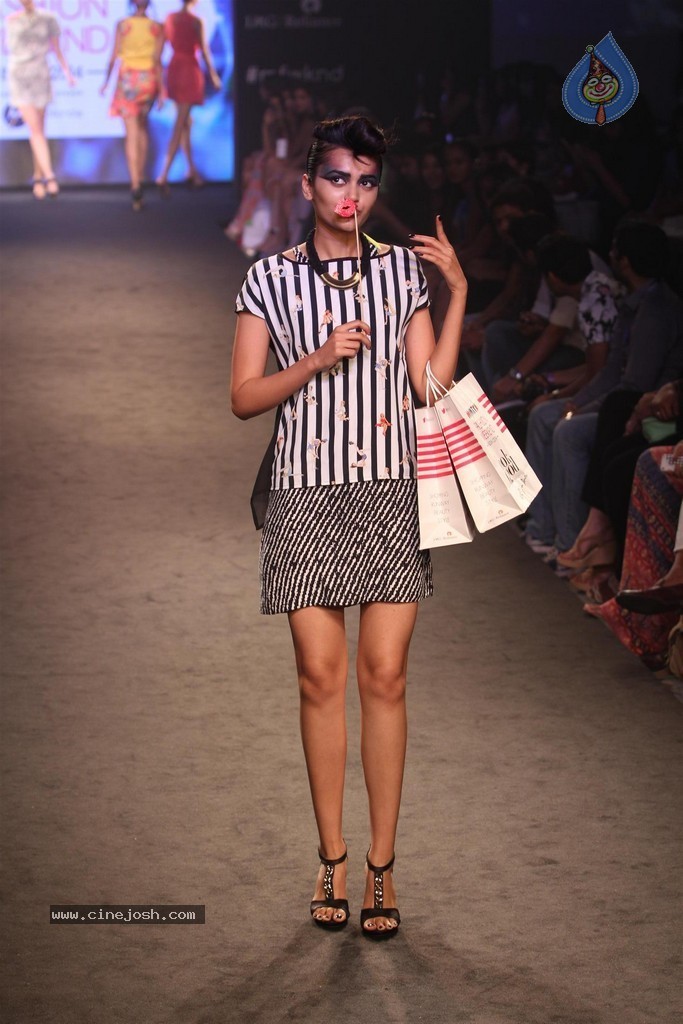 Celebs Walks the Ramp at Myntra Fashion Weekend 2014 - 31 / 360 photos
