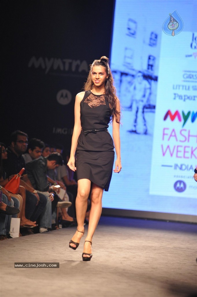 Celebs Walks the Ramp at Myntra Fashion Weekend 2014 - 52 / 360 photos