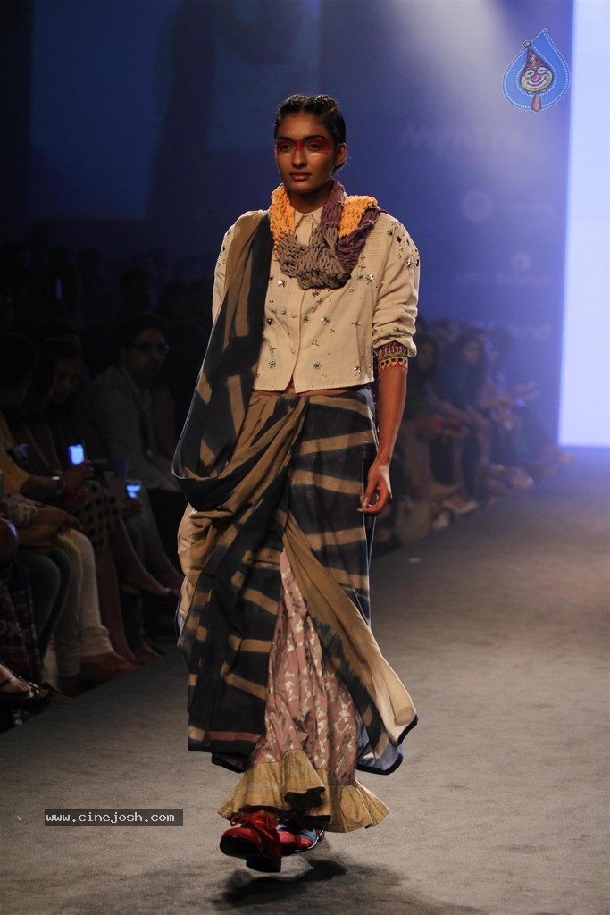 Celebs Walks the Ramp at Myntra Fashion Weekend 2014 - 78 / 360 photos