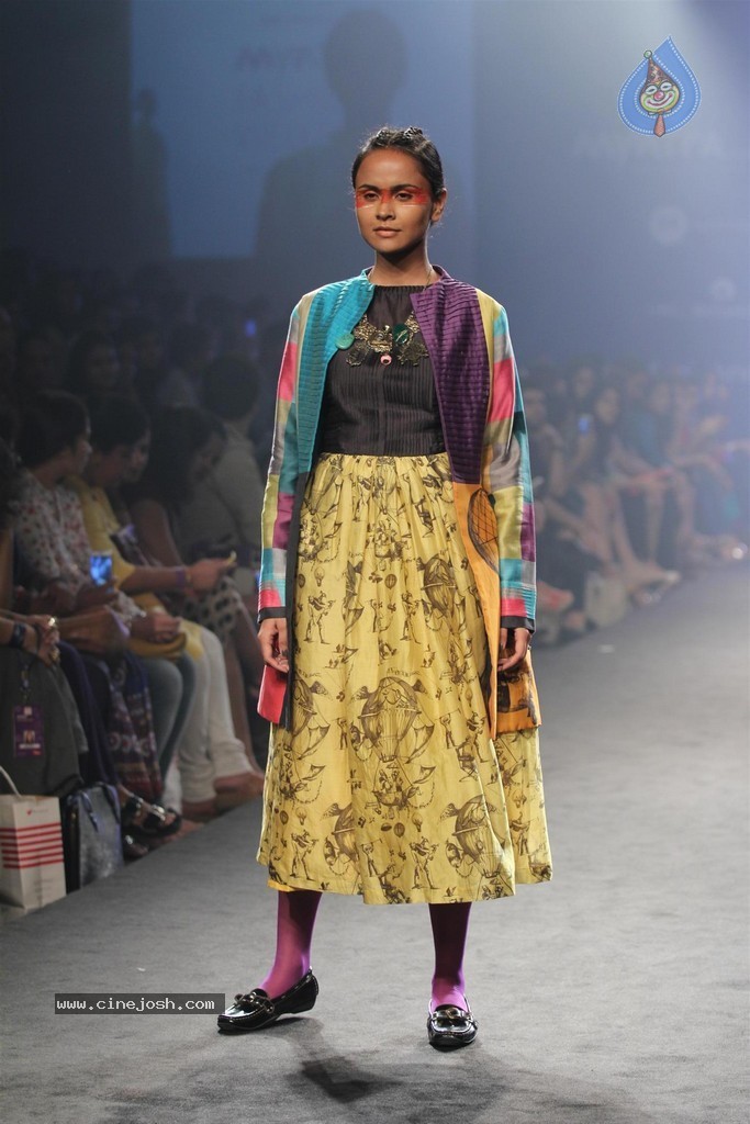 Celebs Walks the Ramp at Myntra Fashion Weekend 2014 - 83 / 360 photos