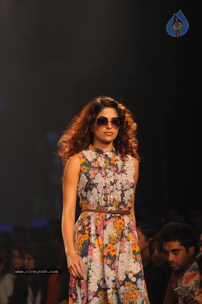 Celebs Walks the Ramp at Myntra Fashion Weekend 2014 - 85 / 360 photos