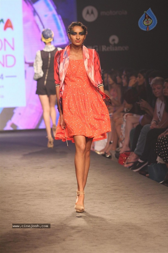 Celebs Walks the Ramp at Myntra Fashion Weekend 2014 - 96 / 360 photos