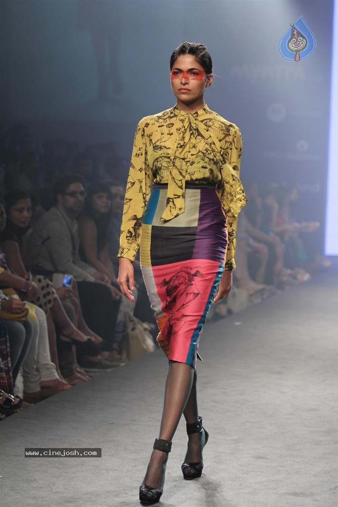 Celebs Walks the Ramp at Myntra Fashion Weekend 2014 - 102 / 360 photos