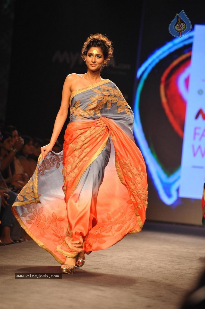 Celebs Walks the Ramp at Myntra Fashion Weekend 2014 - 128 / 360 photos