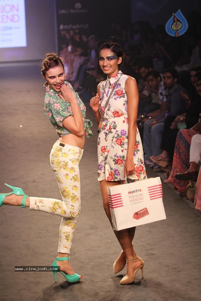 Celebs Walks the Ramp at Myntra Fashion Weekend 2014 - 131 / 360 photos