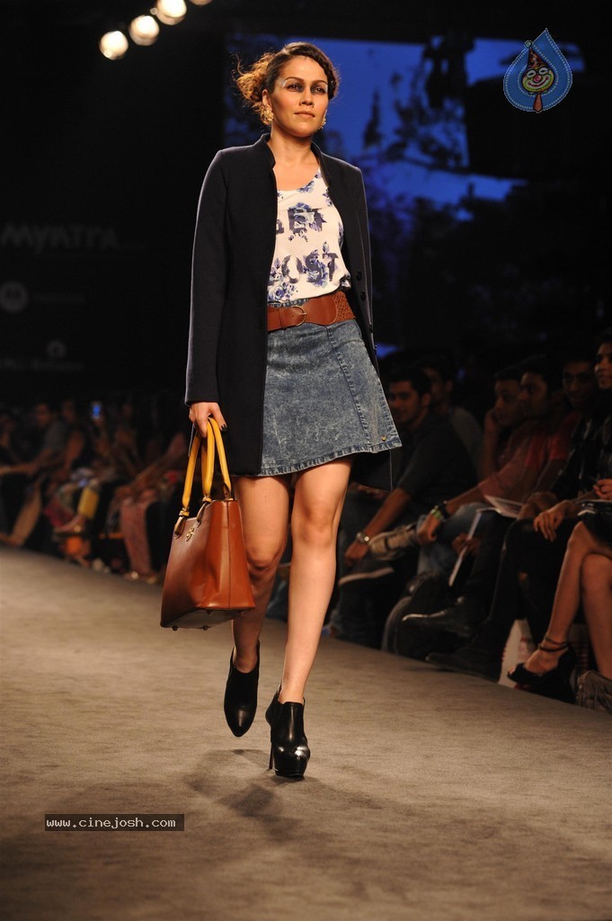 Celebs Walks the Ramp at Myntra Fashion Weekend 2014 - 141 / 360 photos