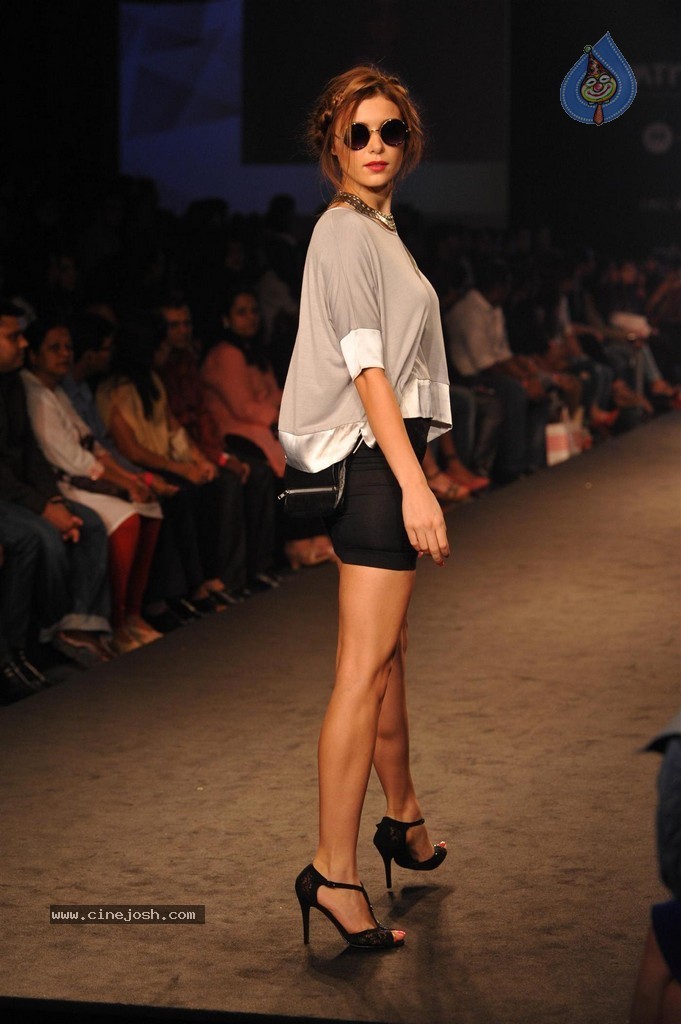 Celebs Walks the Ramp at Myntra Fashion Weekend 2014 - 144 / 360 photos