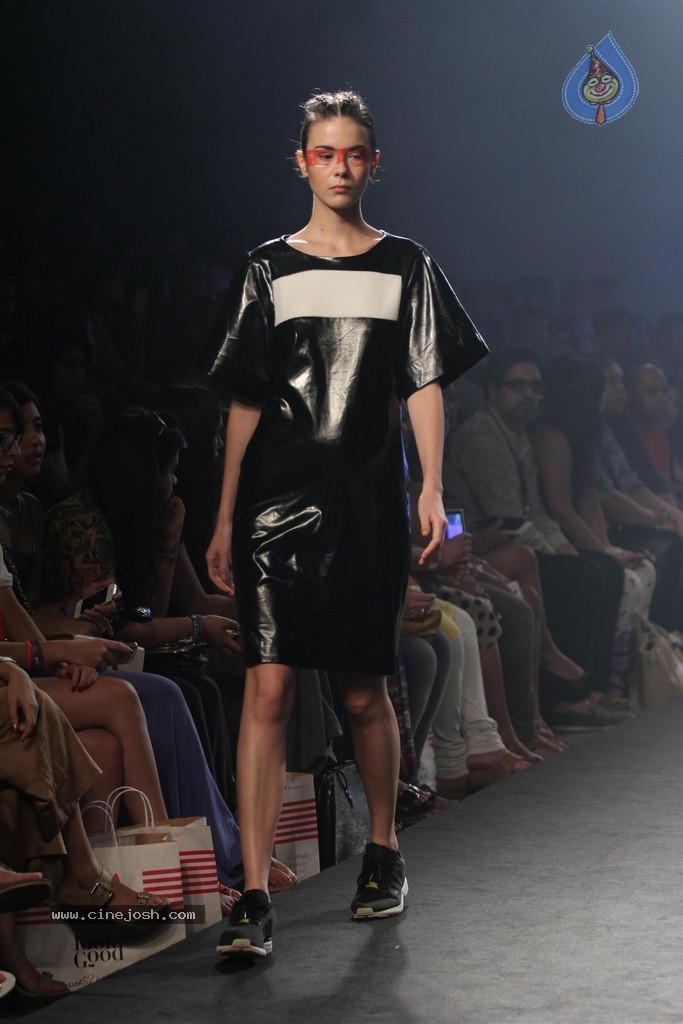 Celebs Walks the Ramp at Myntra Fashion Weekend 2014 - 170 / 360 photos