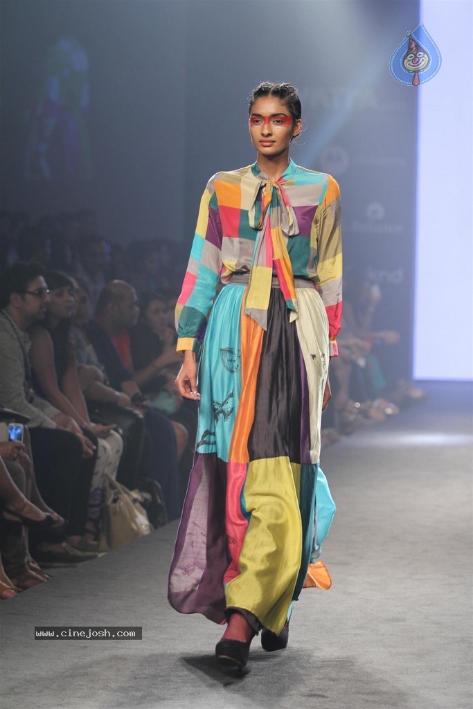 Celebs Walks the Ramp at Myntra Fashion Weekend 2014 - 175 / 360 photos