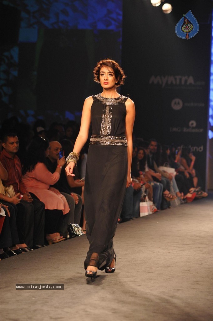 Celebs Walks the Ramp at Myntra Fashion Weekend 2014 - 192 / 360 photos