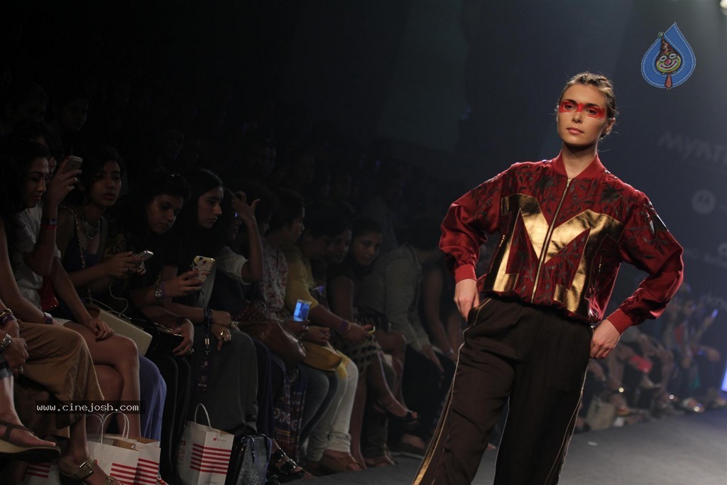 Celebs Walks the Ramp at Myntra Fashion Weekend 2014 - 198 / 360 photos