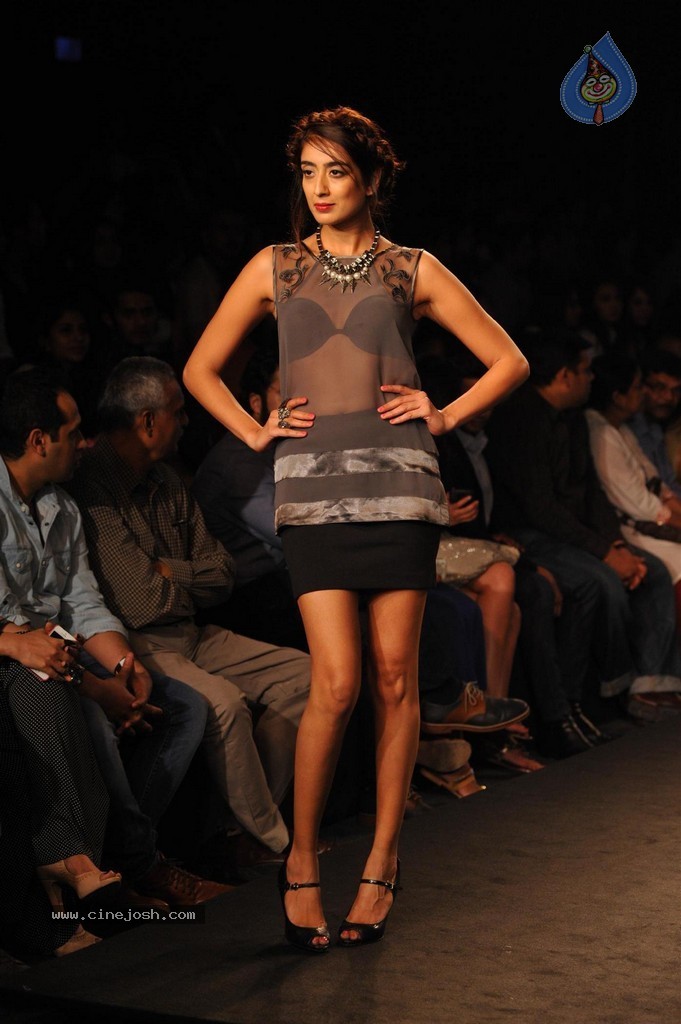 Celebs Walks the Ramp at Myntra Fashion Weekend 2014 - 204 / 360 photos
