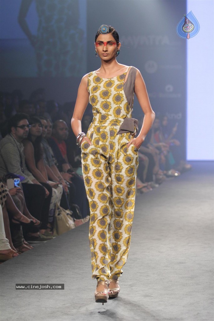 Celebs Walks the Ramp at Myntra Fashion Weekend 2014 - 220 / 360 photos
