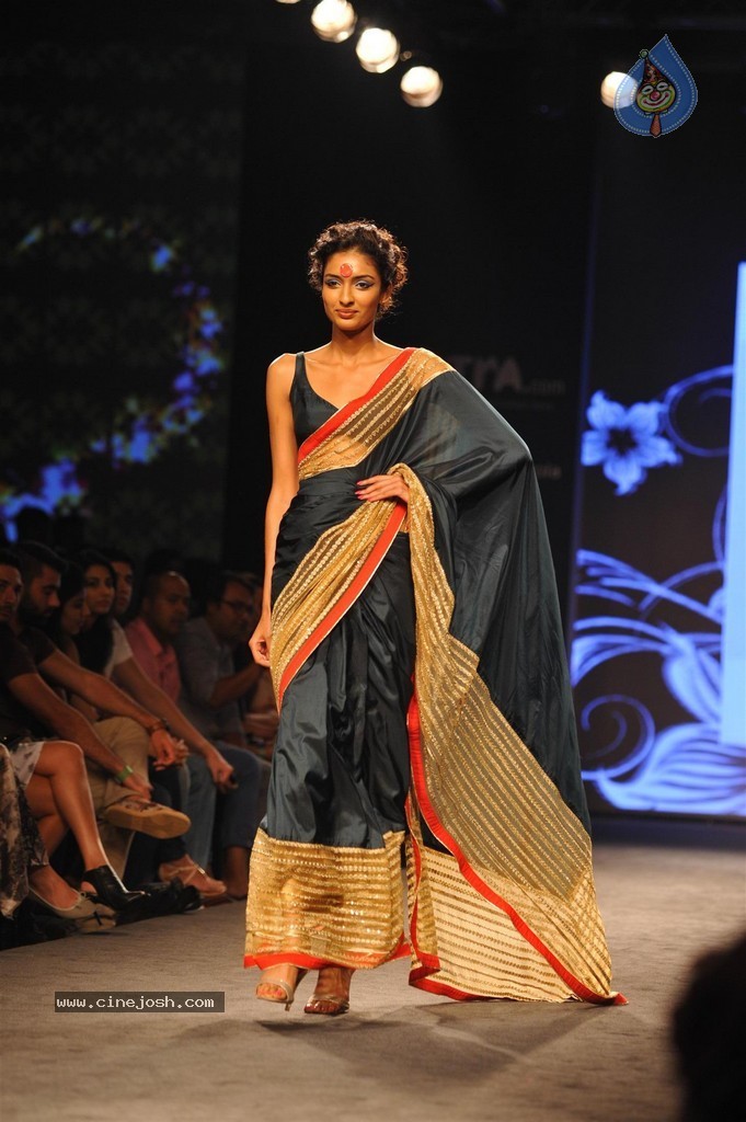 Celebs Walks the Ramp at Myntra Fashion Weekend 2014 - 223 / 360 photos