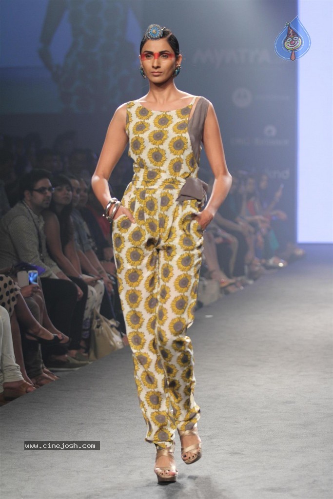 Celebs Walks the Ramp at Myntra Fashion Weekend 2014 - 257 / 360 photos