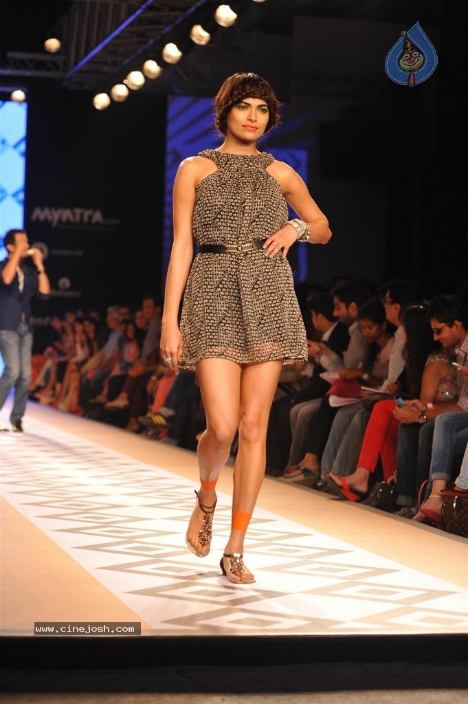 Celebs Walks the Ramp at Myntra Fashion Weekend 2014 - 261 / 360 photos