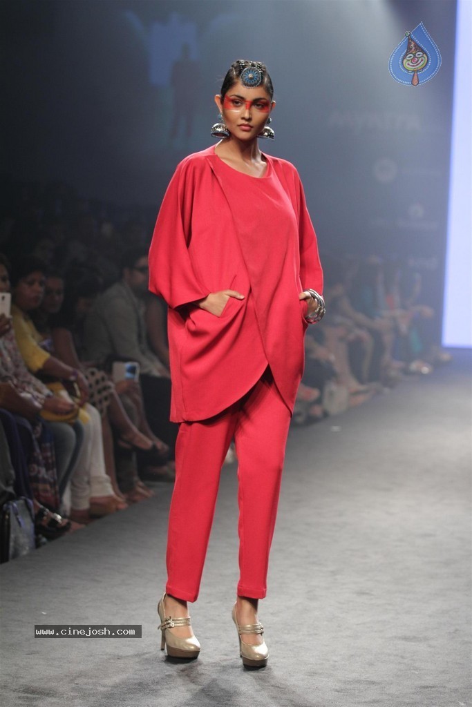 Celebs Walks the Ramp at Myntra Fashion Weekend 2014 - 262 / 360 photos