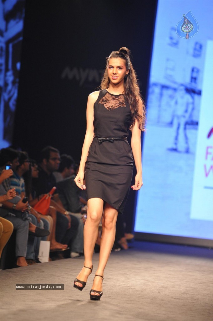 Celebs Walks the Ramp at Myntra Fashion Weekend 2014 - 278 / 360 photos