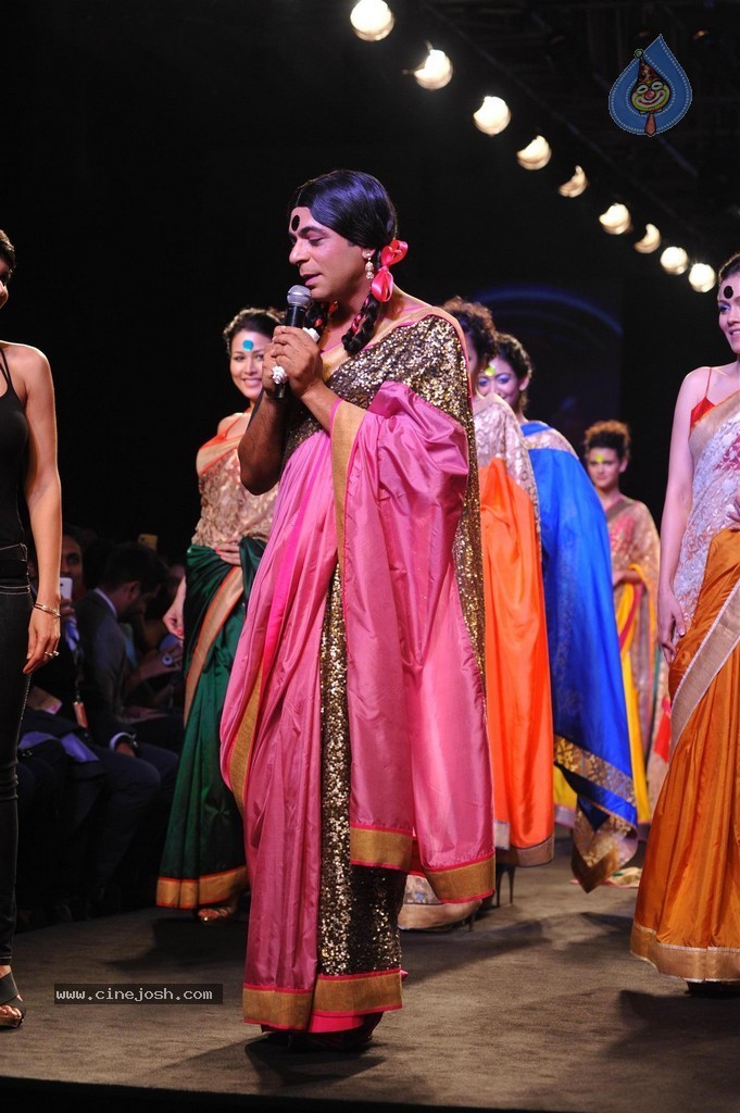 Celebs Walks the Ramp at Myntra Fashion Weekend 2014 - 288 / 360 photos