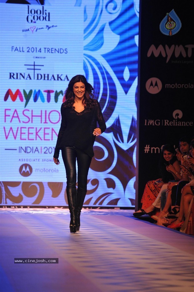 Celebs Walks the Ramp at Myntra Fashion Weekend 2014 - 294 / 360 photos