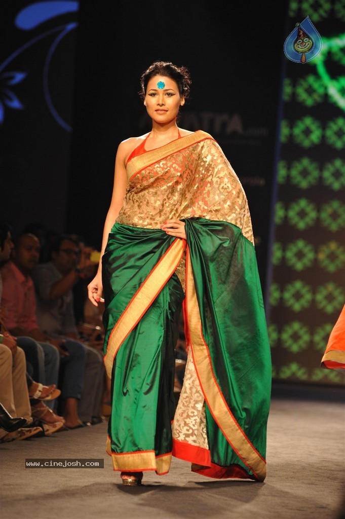 Celebs Walks the Ramp at Myntra Fashion Weekend 2014 - 304 / 360 photos