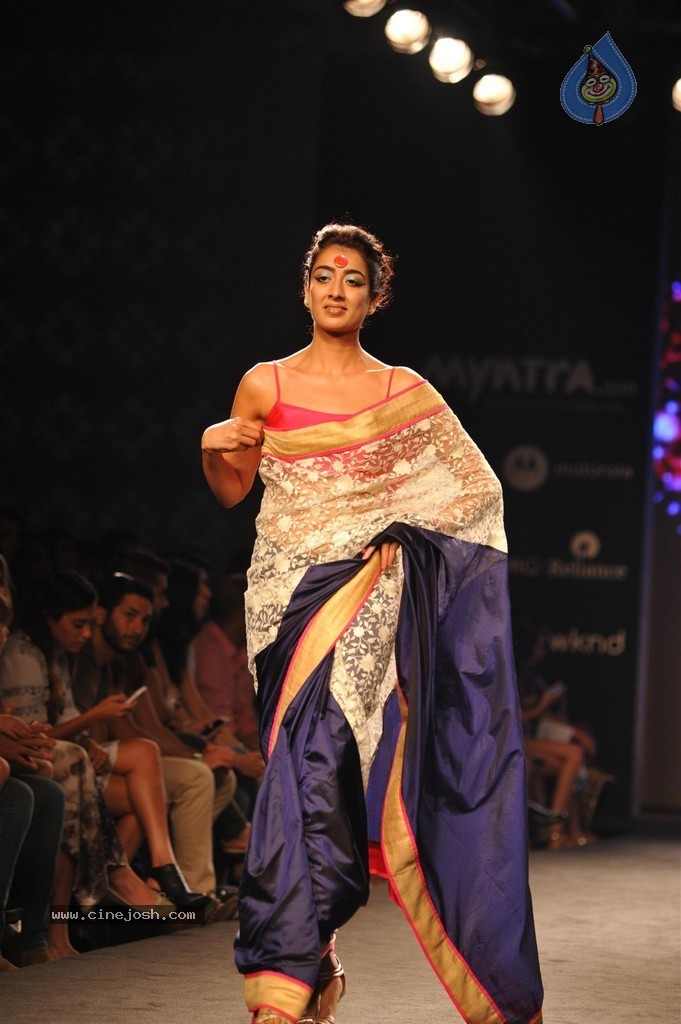 Celebs Walks the Ramp at Myntra Fashion Weekend 2014 - 317 / 360 photos