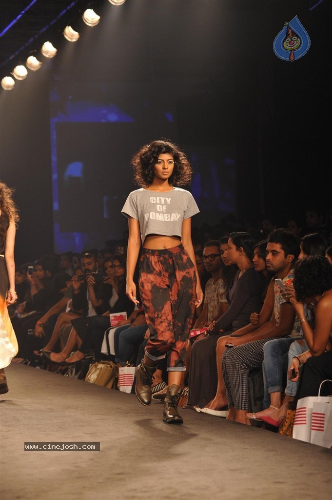 Celebs Walks the Ramp at Myntra Fashion Weekend 2014 - 319 / 360 photos