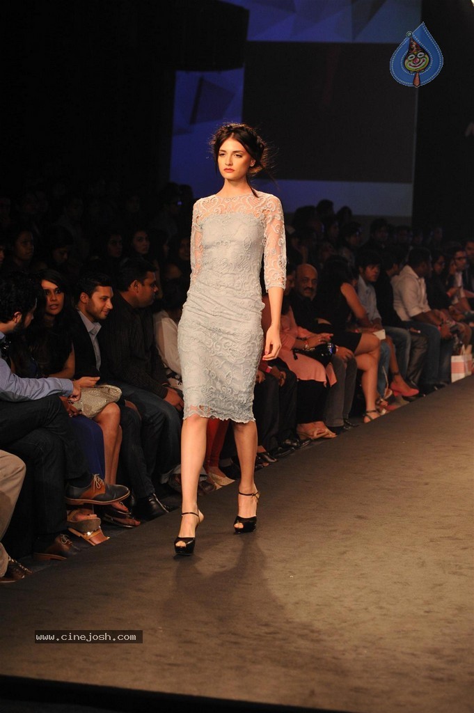 Celebs Walks the Ramp at Myntra Fashion Weekend 2014 - 323 / 360 photos