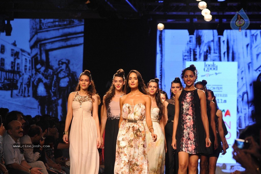 Celebs Walks the Ramp at Myntra Fashion Weekend 2014 - 330 / 360 photos
