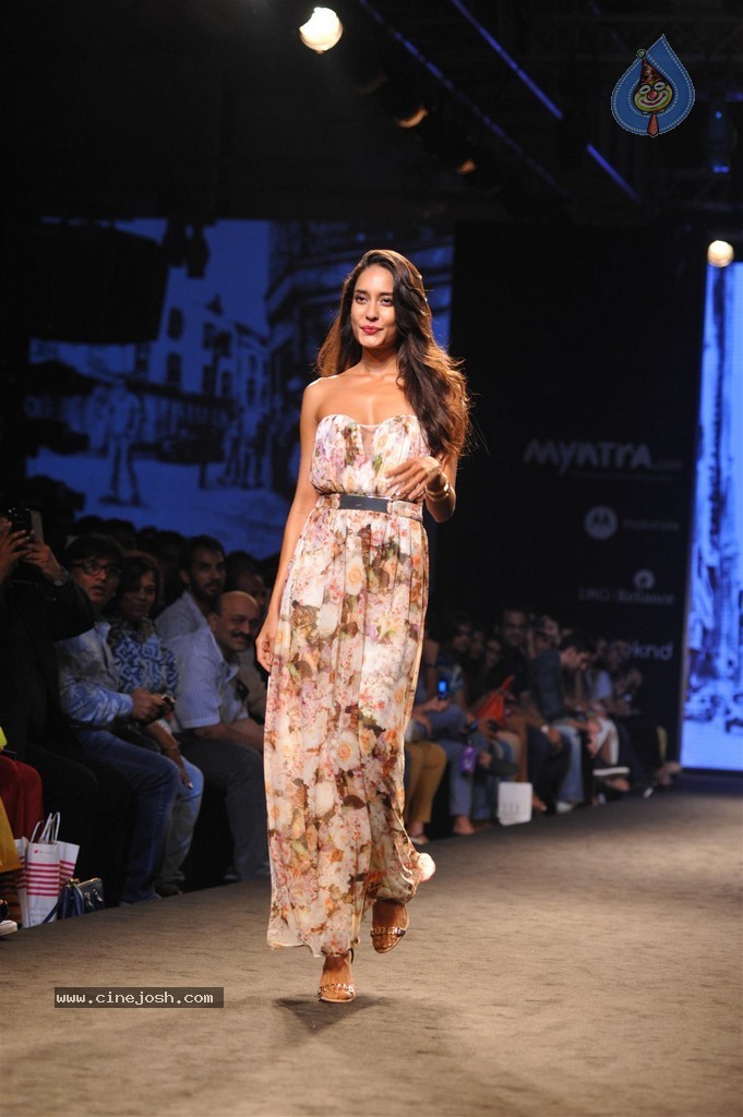 Celebs Walks the Ramp at Myntra Fashion Weekend 2014 - 339 / 360 photos