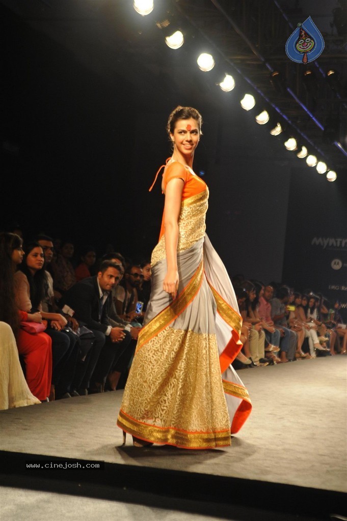 Celebs Walks the Ramp at Myntra Fashion Weekend 2014 - 352 / 360 photos
