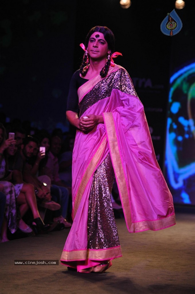 Celebs Walks the Ramp at Myntra Fashion Weekend 2014 - 356 / 360 photos