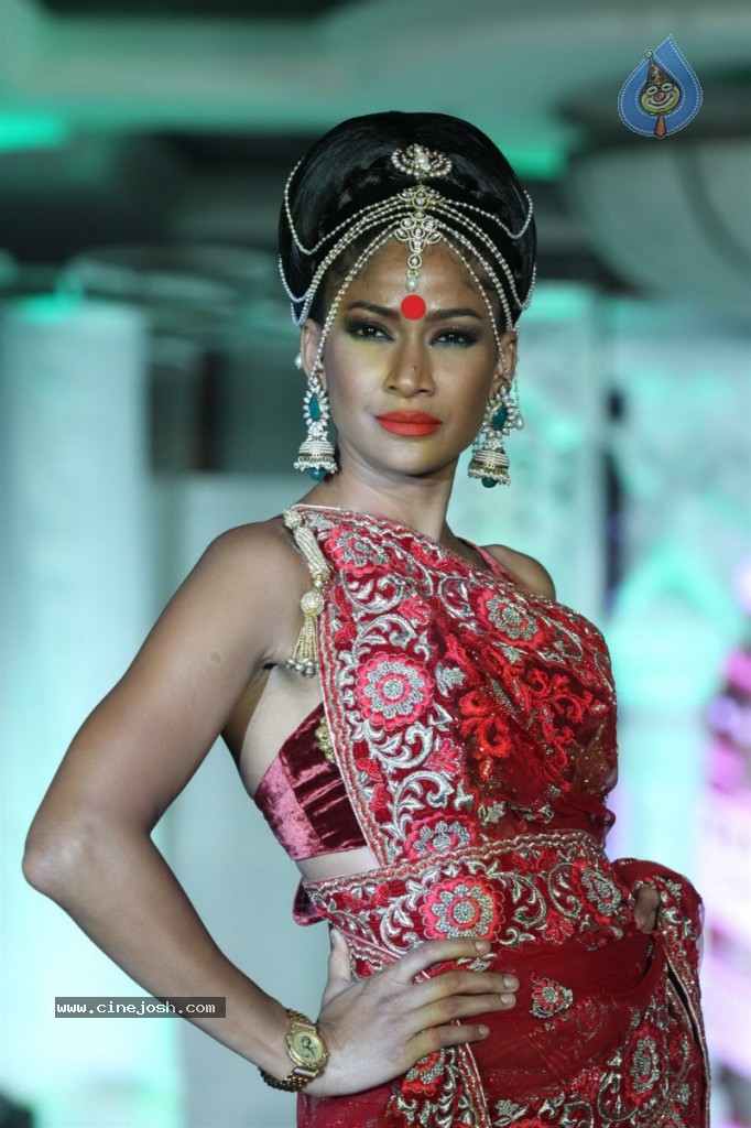 Celebs Walks The Ramp at Rohitverma Fashion Show - 12 / 90 photos