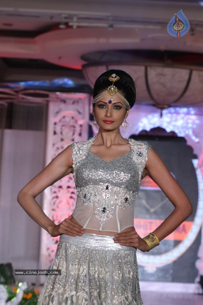Celebs Walks The Ramp at Rohitverma Fashion Show - 27 / 90 photos