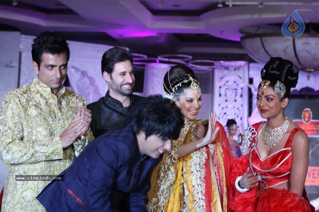 Celebs Walks The Ramp at Rohitverma Fashion Show - 29 / 90 photos