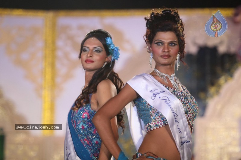 Celina Jaitley at V-CARE Indian Super Queen - 33 / 67 photos