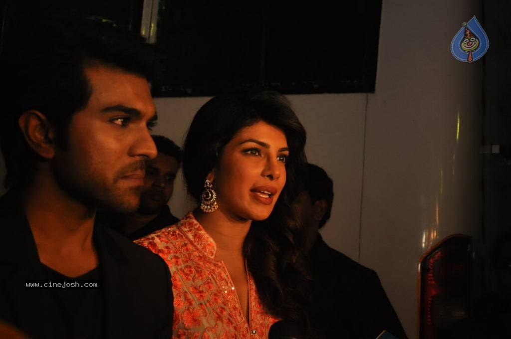 Charan n Priyanka Promotes Zanjeer - 2 / 31 photos