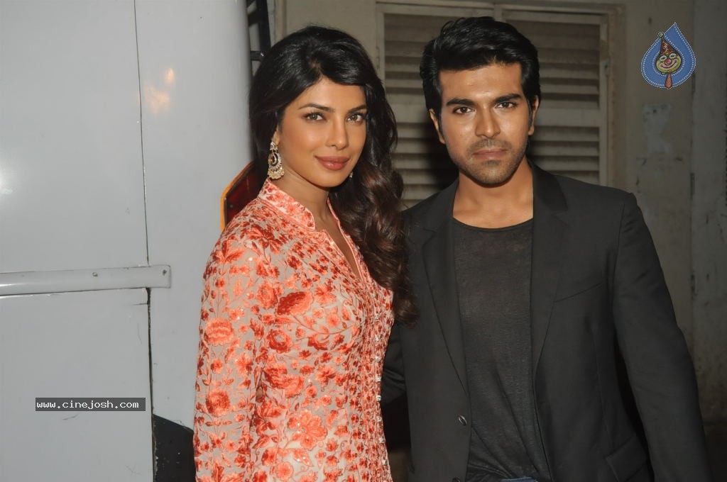 Charan n Priyanka Promotes Zanjeer - 10 / 31 photos