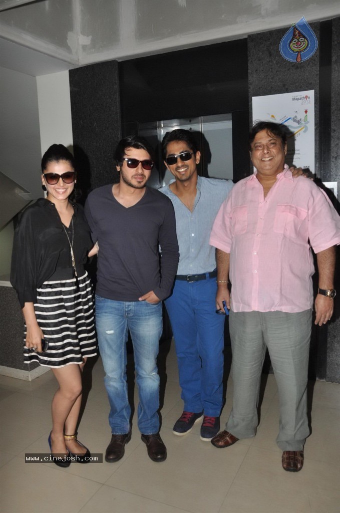 Chashme Baddoor Stars at Mithibai College - 20 / 35 photos