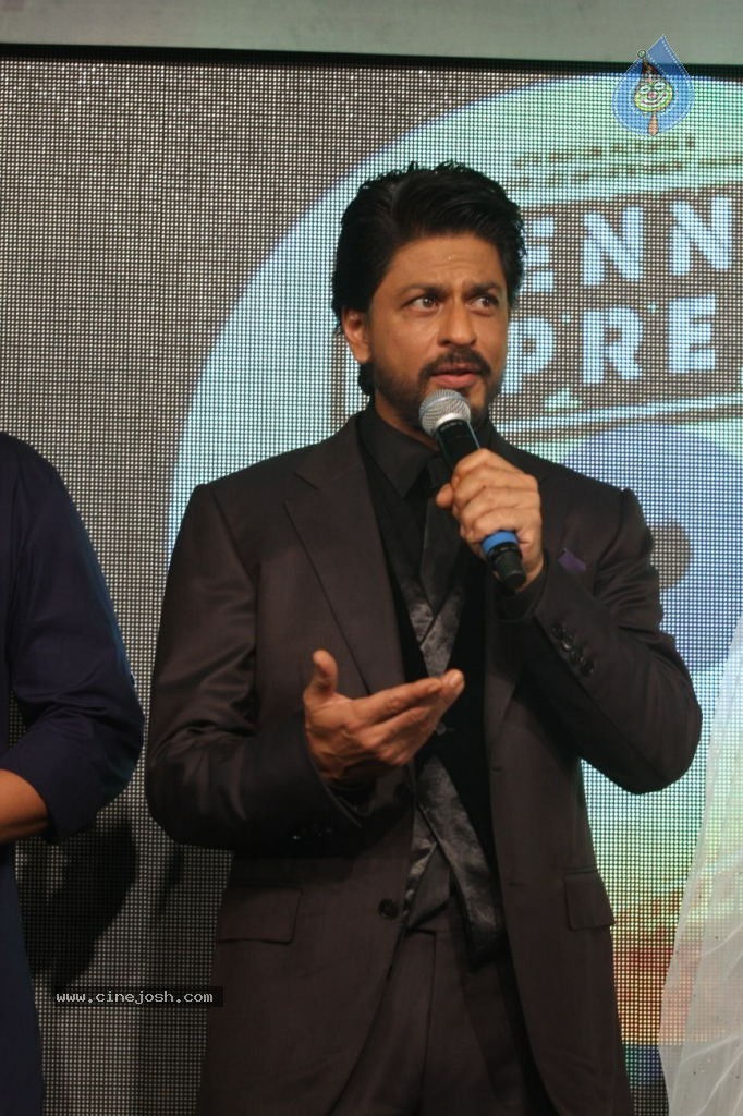 Chennai Express Music Launch - 21 / 56 photos