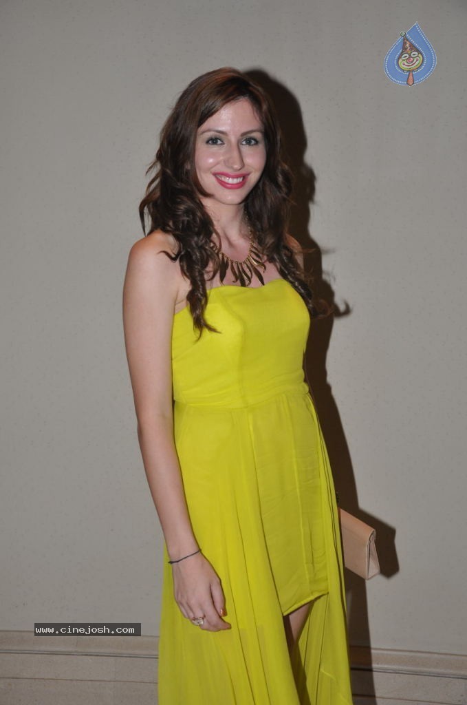 Chennai Express Music Launch - 24 / 56 photos