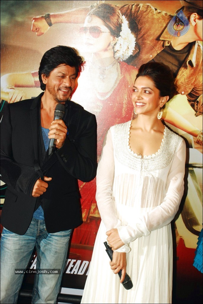 Chennai Express Trailer Launch - 5 / 68 photos