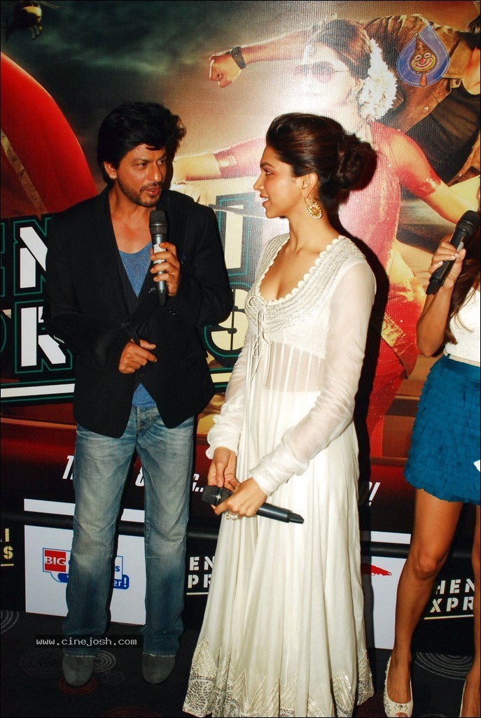 Chennai Express Trailer Launch - 12 / 68 photos