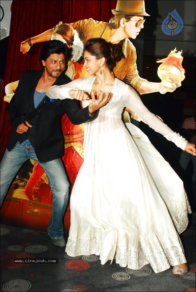 Chennai Express Trailer Launch - 23 / 68 photos
