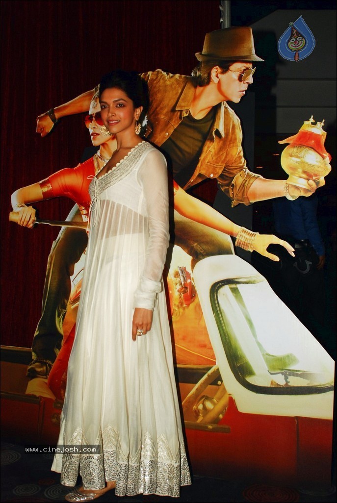 Chennai Express Trailer Launch - 32 / 68 photos