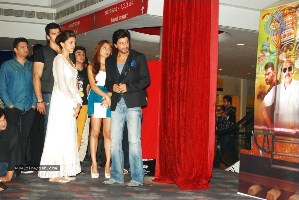 Chennai Express Trailer Launch - 46 / 68 photos